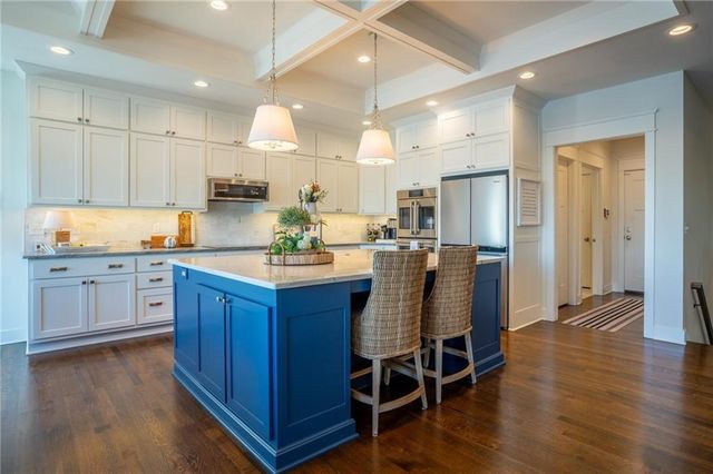 1038 Lake Viking Terrace, Altamont, MO 64620