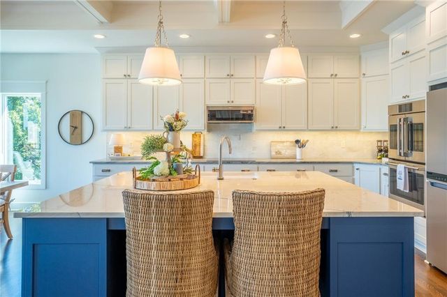 1038 Lake Viking Terrace, Altamont, MO 64620