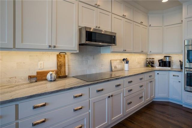 1038 Lake Viking Terrace, Altamont, MO 64620