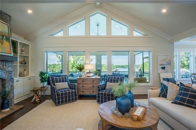 1038 Lake Viking Terrace, Altamont, MO 64620