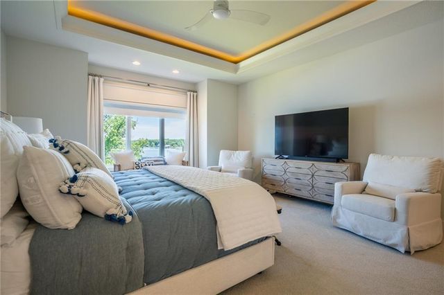 1038 Lake Viking Terrace, Altamont, MO 64620