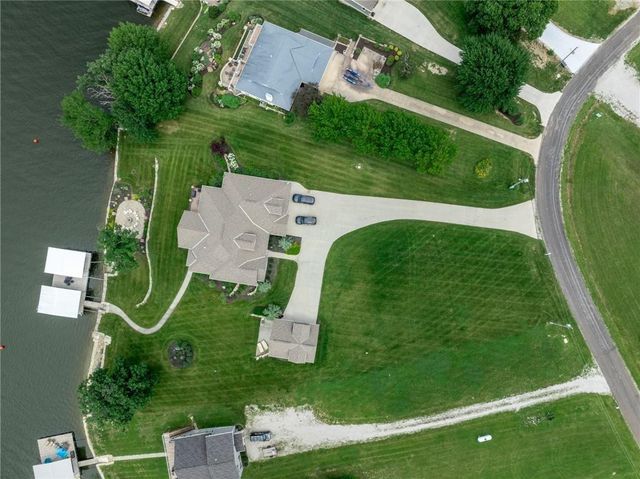 1038 Lake Viking Terrace, Altamont, MO 64620