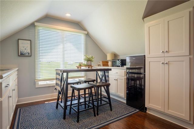 1038 Lake Viking Terrace, Altamont, MO 64620