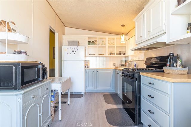 9161 Santa Fe Avenue E 9, Hesperia, CA 92345