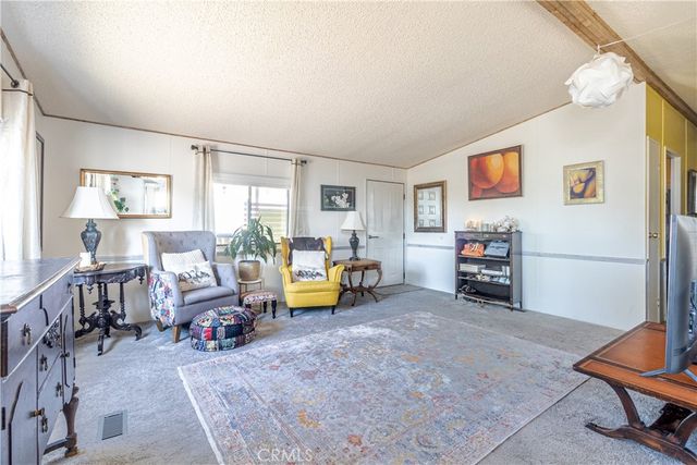 9161 Santa Fe Avenue E 9, Hesperia, CA 92345