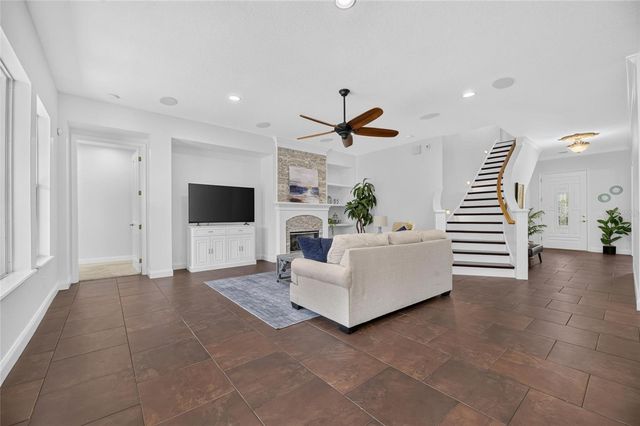 824 ISLEBAY DRIVE, Apollo Beach, FL 33572