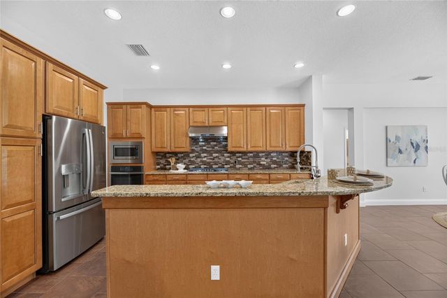824 ISLEBAY DRIVE, Apollo Beach, FL 33572