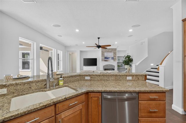 824 ISLEBAY DRIVE, Apollo Beach, FL 33572