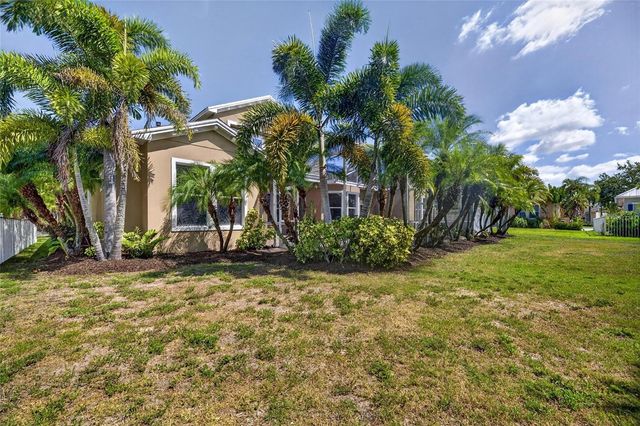 824 ISLEBAY DRIVE, Apollo Beach, FL 33572