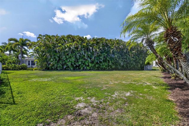 824 ISLEBAY DRIVE, Apollo Beach, FL 33572