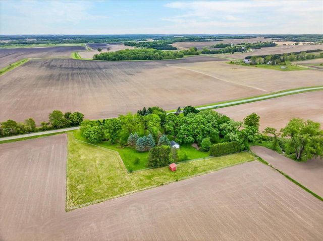 4338 S Schuman Road, Orfordville, WI 53576