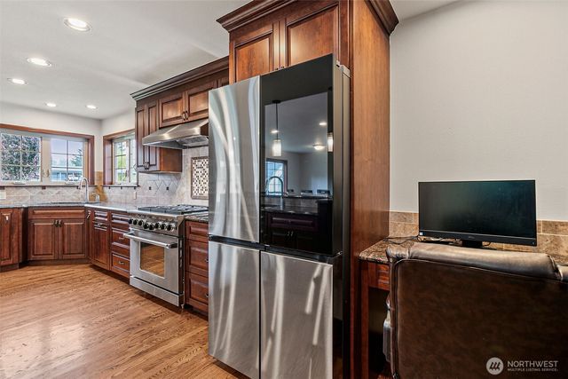 16915 32nd Avenue E, Tacoma, WA 98446