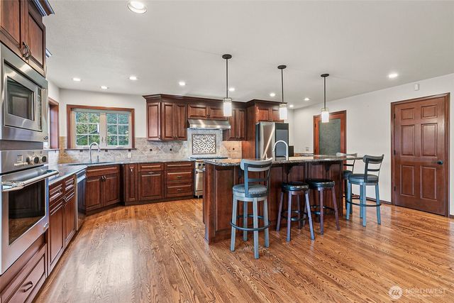 16915 32nd Avenue E, Tacoma, WA 98446