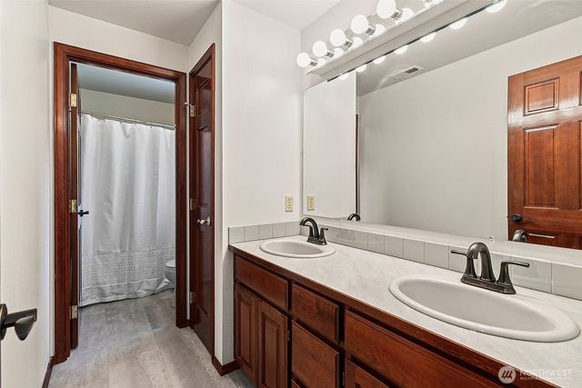 16915 32nd Avenue E, Tacoma, WA 98446