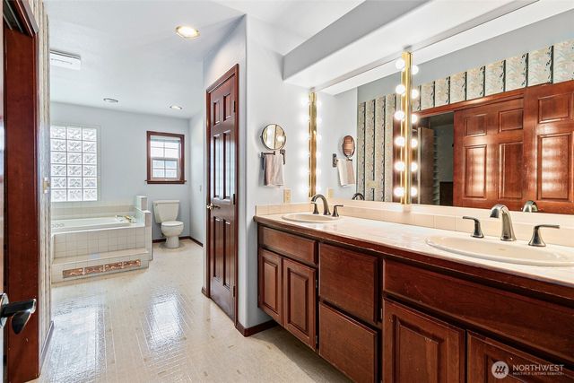 16915 32nd Avenue E, Tacoma, WA 98446