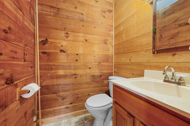 25 Robert Road, Harwich, MA 02645