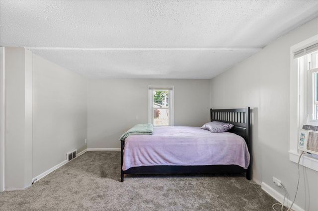 928 8th Avenue S, South Saint Paul, MN 55075
