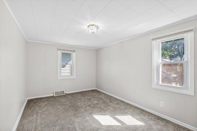 928 8th Avenue S, South Saint Paul, MN 55075