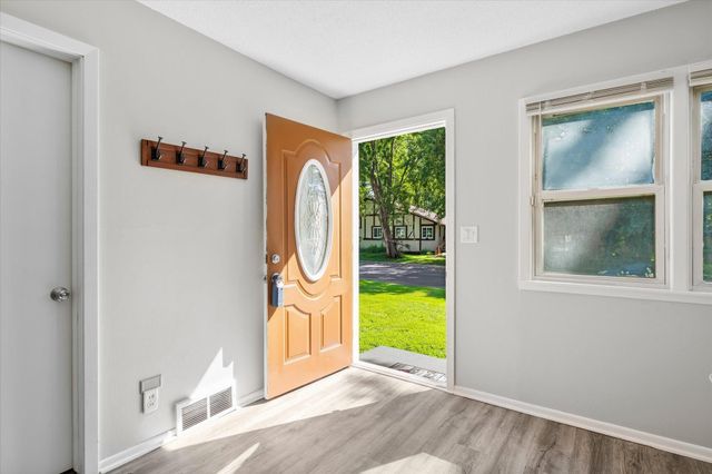 928 8th Avenue S, South Saint Paul, MN 55075