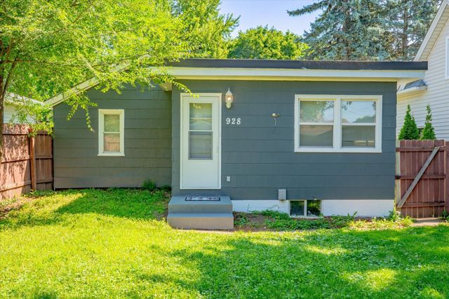 928 8th Avenue S, South Saint Paul, MN 55075
