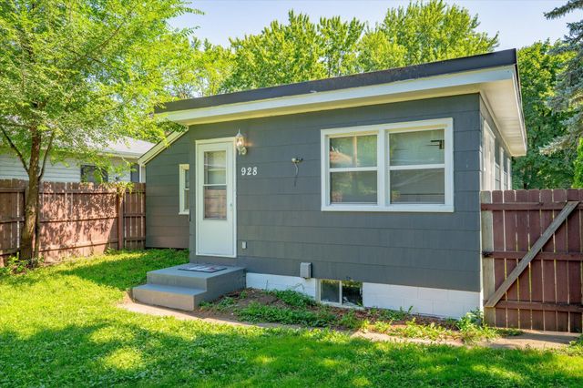 928 8th Avenue S, South Saint Paul, MN 55075