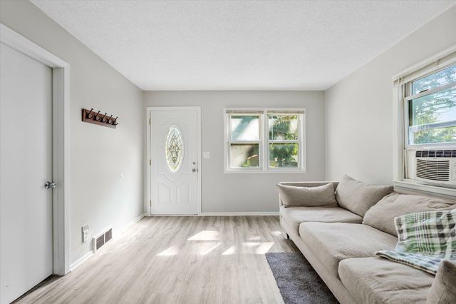 928 8th Avenue S, South Saint Paul, MN 55075