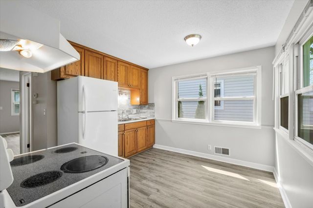 928 8th Avenue S, South Saint Paul, MN 55075
