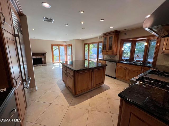 261 Scarborough Street, Thousand Oaks, CA 91361