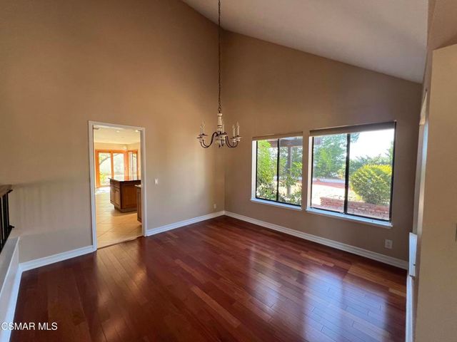 261 Scarborough Street, Thousand Oaks, CA 91361
