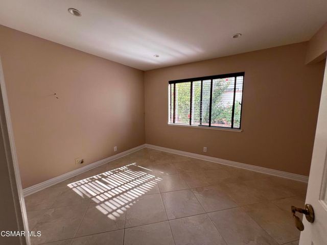 261 Scarborough Street, Thousand Oaks, CA 91361