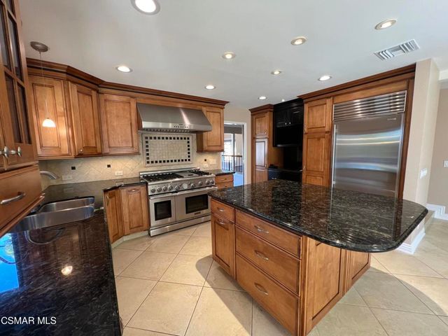 261 Scarborough Street, Thousand Oaks, CA 91361