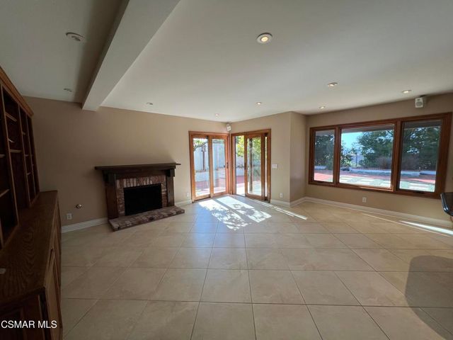 261 Scarborough Street, Thousand Oaks, CA 91361