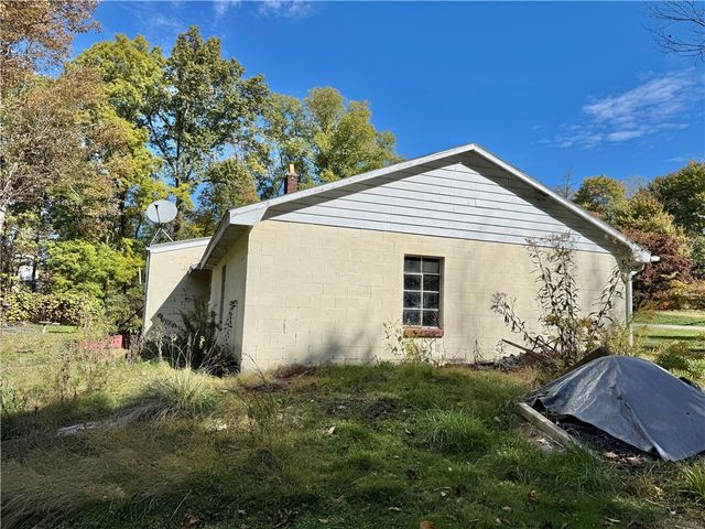 3281 Mercer Rd, Neshannock Twp, PA 16105