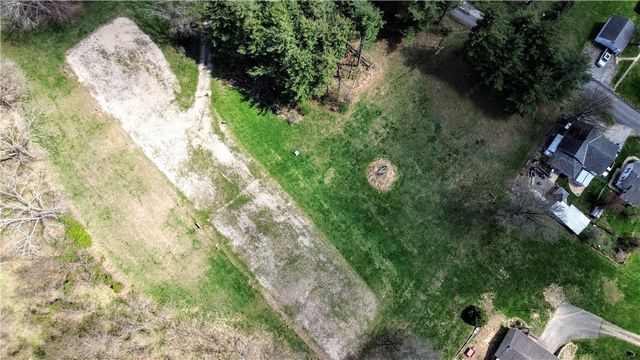 10 Spruce Ave, East Bethlehem, PA 15333