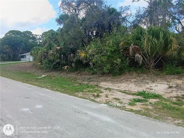 6005 N Moss CIR, Labelle, FL 33935