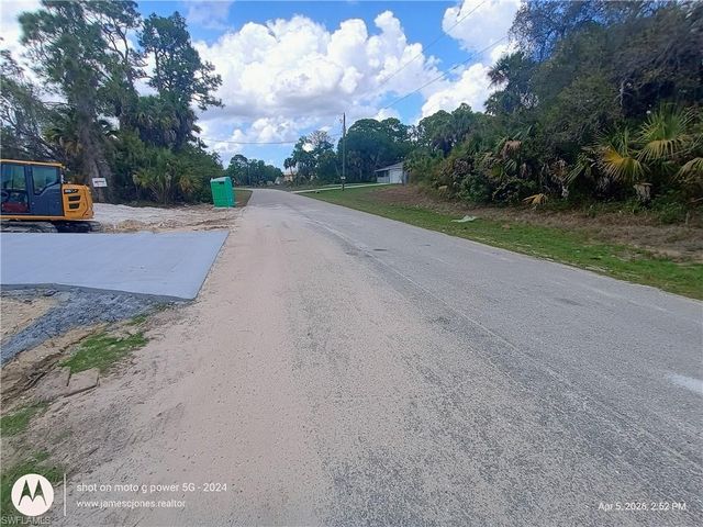 6005 N Moss CIR, Labelle, FL 33935