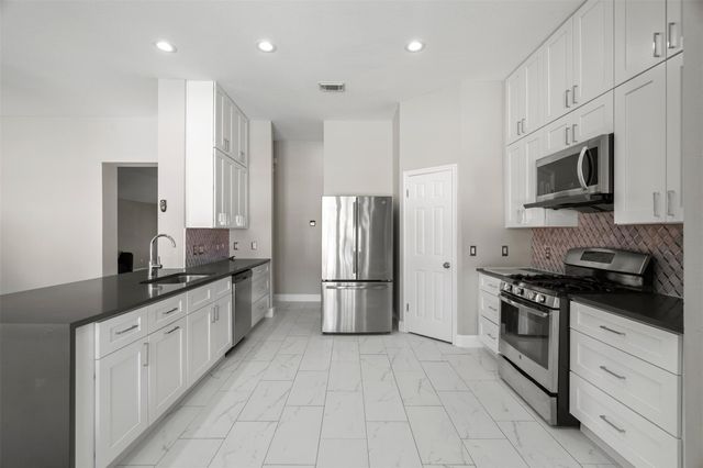 4409 Hunters Lodge DR, Round Rock, TX 78681