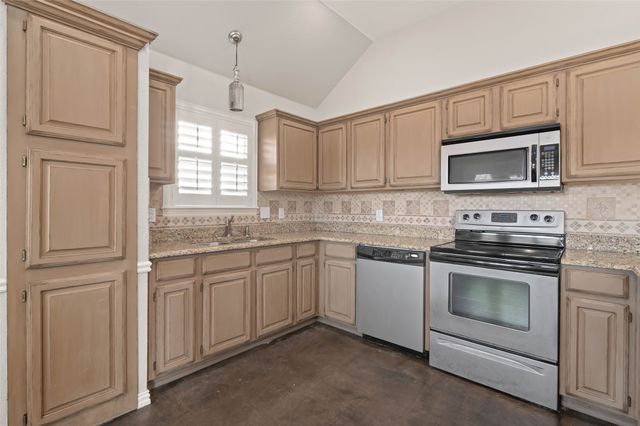 807 Birch Circle, Van Alstyne, TX 75495