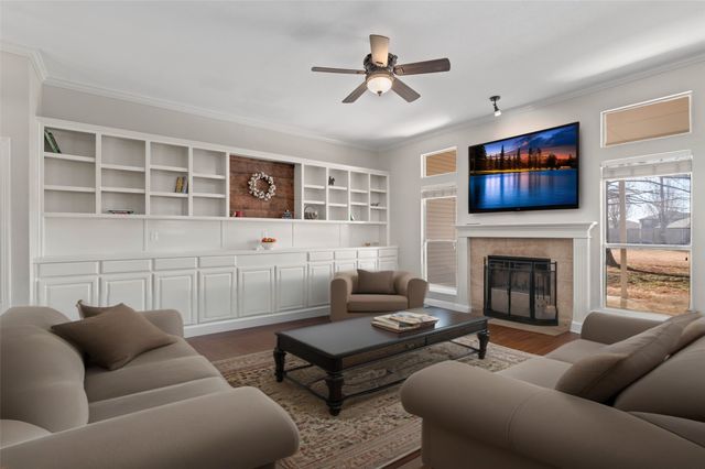 807 Birch Circle, Van Alstyne, TX 75495