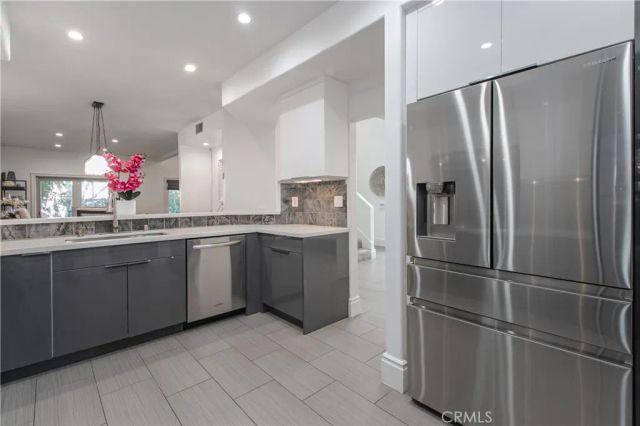 23057 Park Este, Calabasas, CA 91302