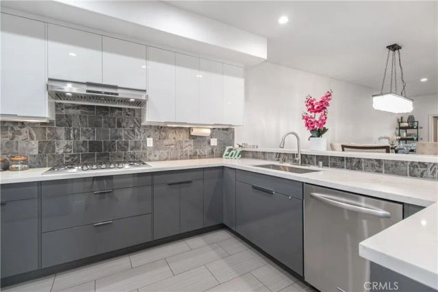 23057 Park Este, Calabasas, CA 91302