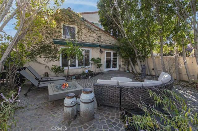 23057 Park Este, Calabasas, CA 91302