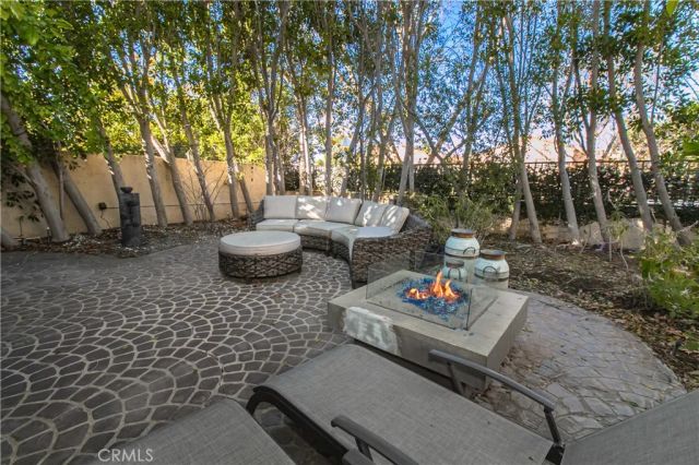 23057 Park Este, Calabasas, CA 91302