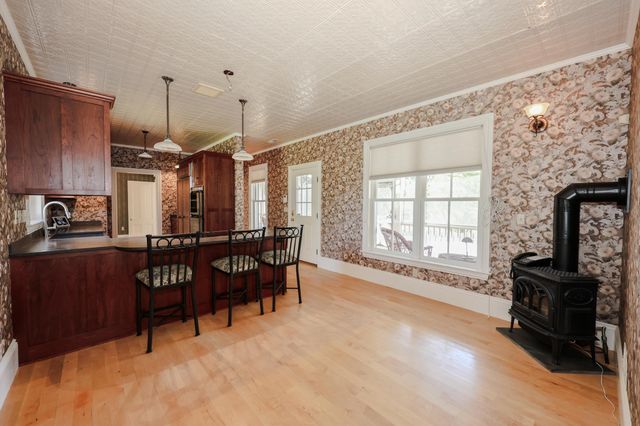 34 Post Road, North Hampton, NH 03862