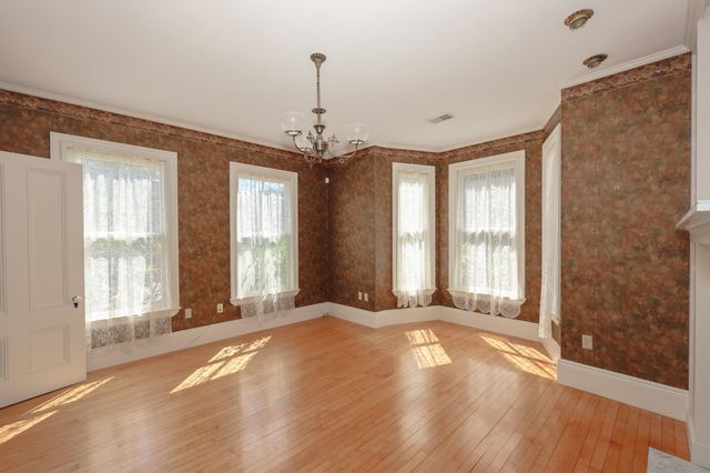 34 Post Road, North Hampton, NH 03862