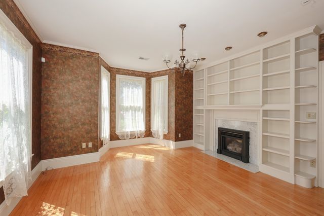 34 Post Road, North Hampton, NH 03862