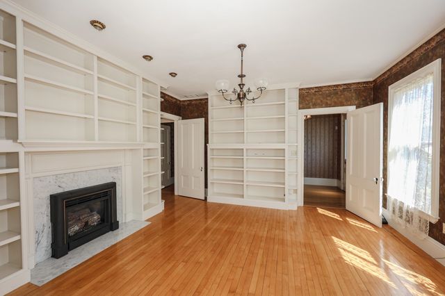 34 Post Road, North Hampton, NH 03862
