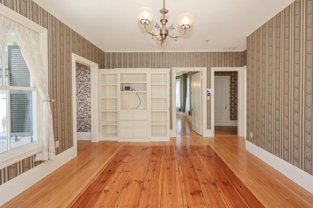 34 Post Road, North Hampton, NH 03862