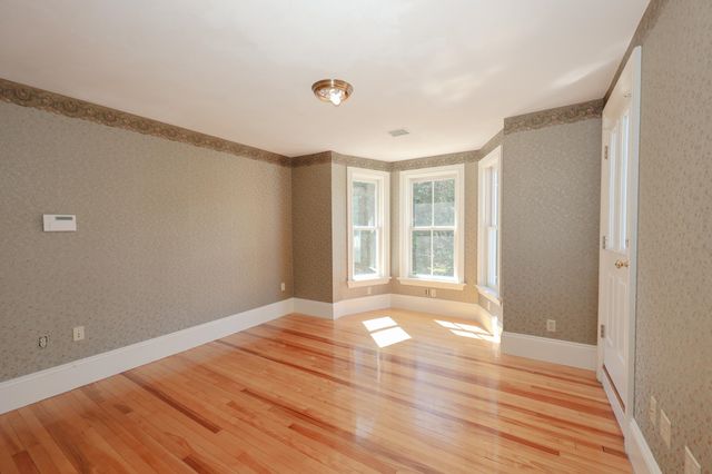34 Post Road, North Hampton, NH 03862