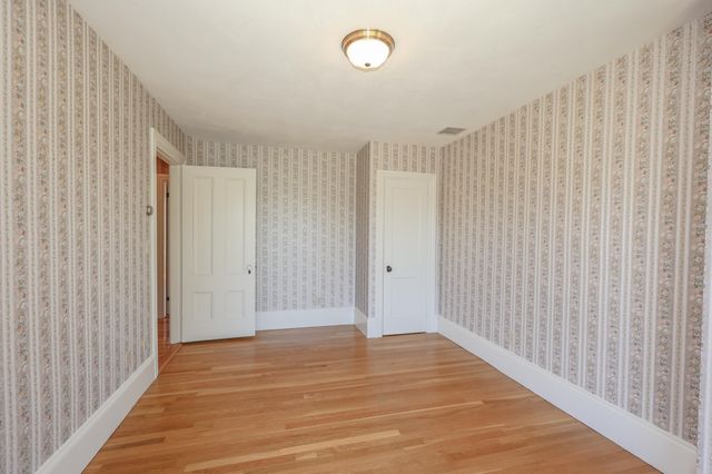 34 Post Road, North Hampton, NH 03862